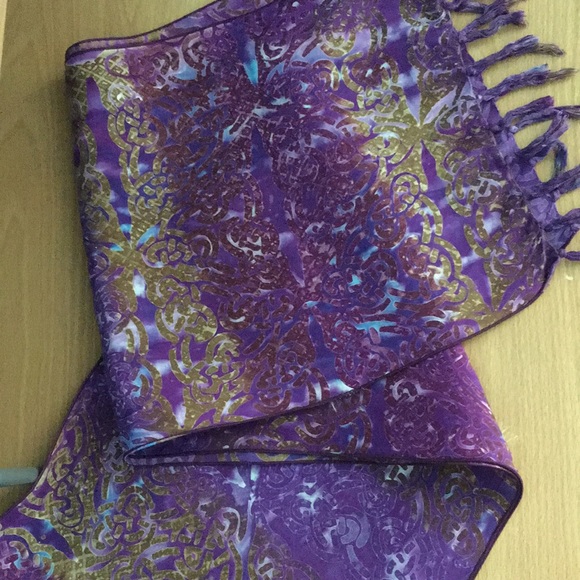 Scarf - Picture 3 of 4